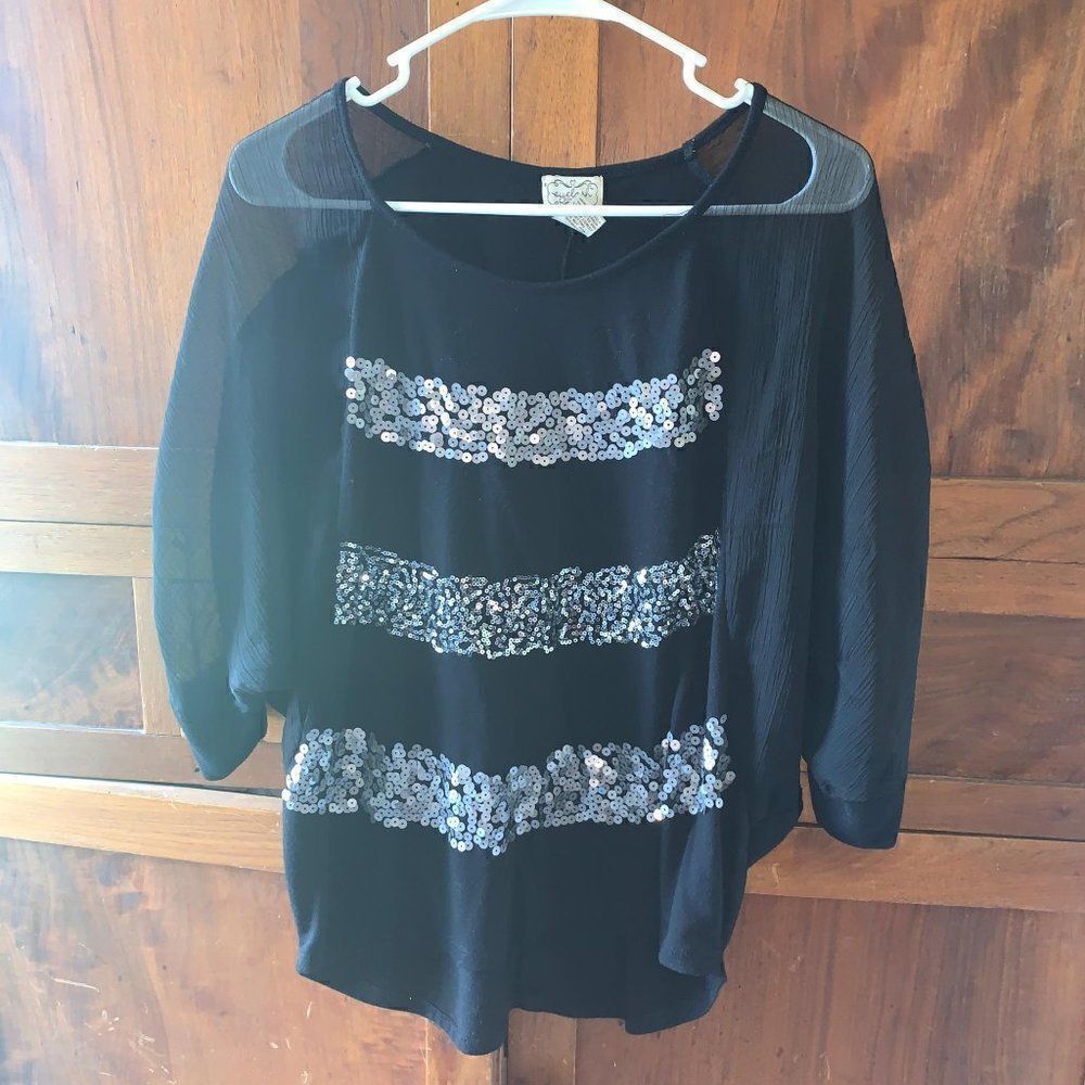 Eyelash Coutre blouse 3/4 sleeve size junior xl